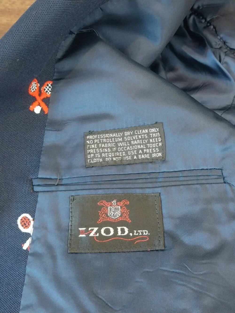 Vintage 80s IZOD Navy blue Blazer Mens 42 Sport Coat Tennis Racket Embroidery
